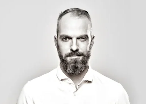 Dr. Stephan Hager, deep plane facelift surgeon in Düsseldorf, Germany