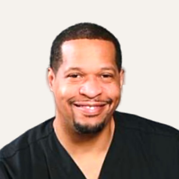 Dr. Aaron Fletcher — Cirurgião de Lifting Facial Profundo