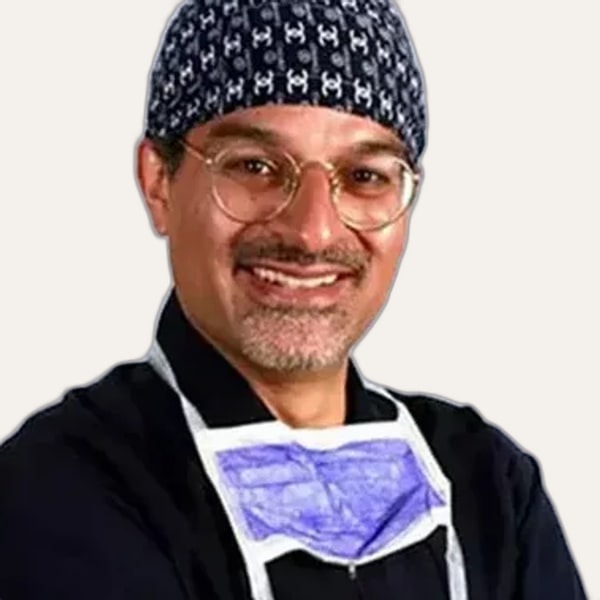 Dr. Akbar Bayat, deep plane facelift surgeon in Tehran, Iran