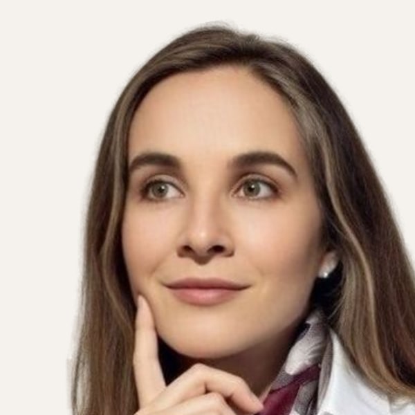 Dr. Alexandra Mora Hernandez