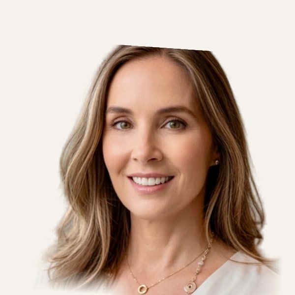 Dr. Alexandra Mora Hernandez, deep plane facelift surgeon in Bogotá, Colombia