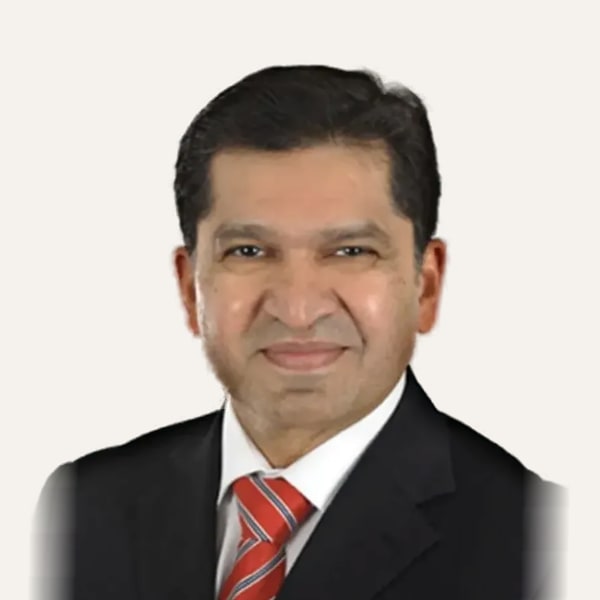 Prof. Alwyn D'Souza — Chirurg de lifting facial deep plane