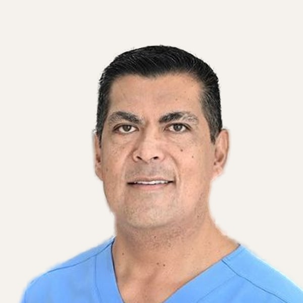 Dr. Angel Franco Medina — Chirurgien de lifting du visage (deep plane)