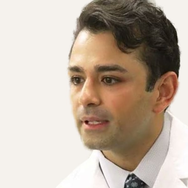 Dr. Aniruddha Parikh — Cirurgião de Lifting Facial Profundo