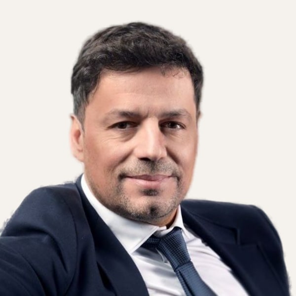 Dr. Artur Carandell — Gesichtsstraffung (deep plane) Chirurg