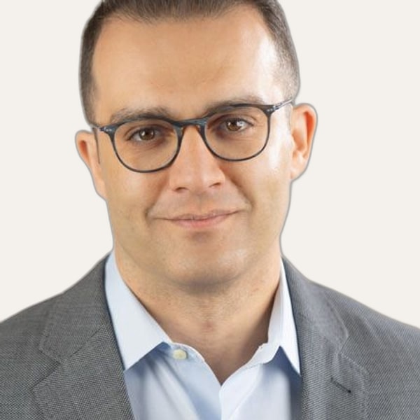 Dr. Artur Fahradyan — جراح شد الوجه بتقنية deep plane