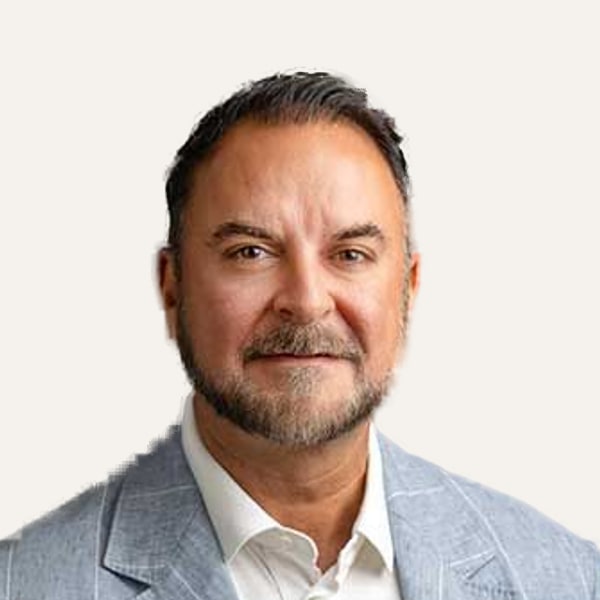 Dr. Ashkan Ghavami — Cirujano de Lifting de Plano Profundo