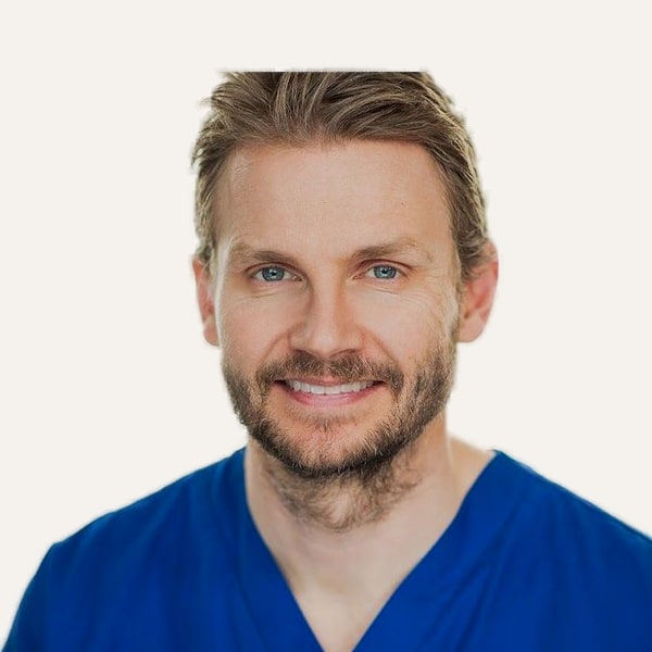 Dr. Ashley Tregaskiss, deep plane facelift surgeon in Vancouver, Canada