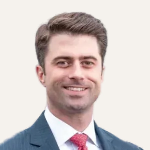 Dr. Austin Adams — Deep Plane Facelift Chirurg