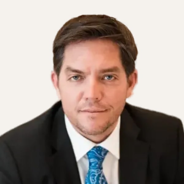 Dr. Benjamin Stong — Cirurgião de Lifting Facial Profundo