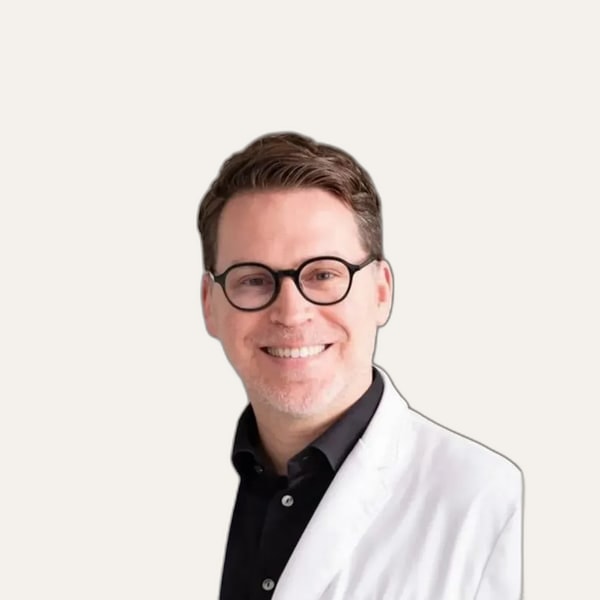Dr. Benoit LeBlanc, deep plane facelift surgeon in Düsseldorf, Germany