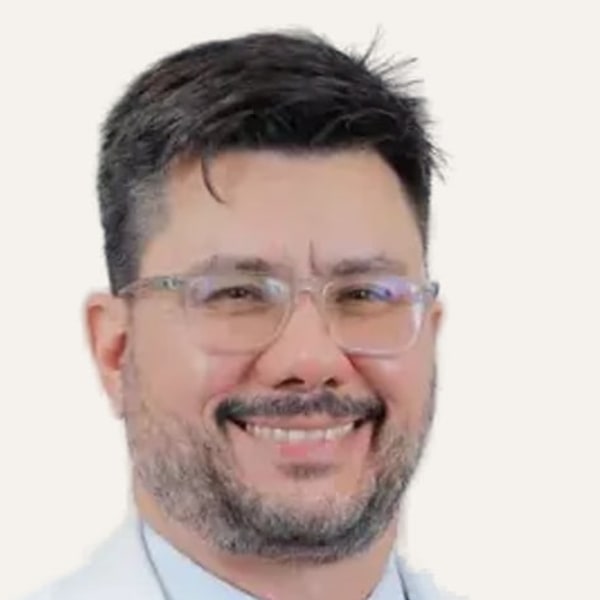 Dr. Carlos Henrique Camilo
