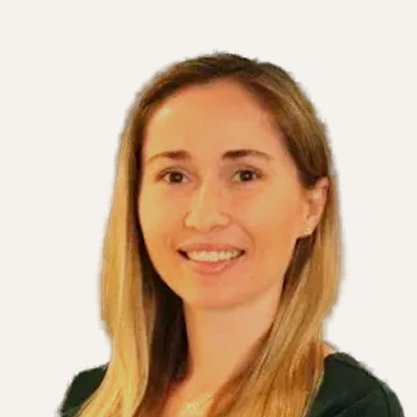Dr. Carolyn Montes, chirurgo specializzato in lifting del deep plane a New York, Stati Uniti