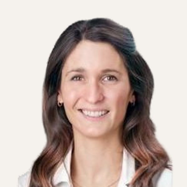 Dr. Christina Yver — Cirujano de Lifting de Plano Profundo