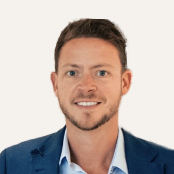 Dr. Christophe Reinbold — Chirurgo di lifting viso (deep plane)