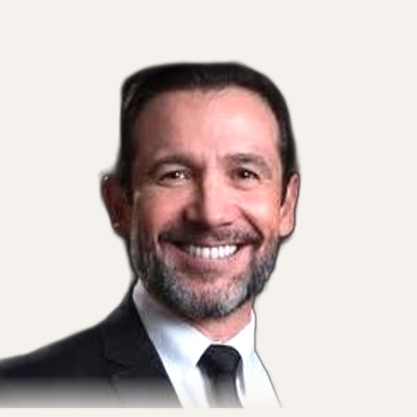 Dr. Daniel Nunes, хирург по дълбок фейслифт в Campo Grande, Бразилия