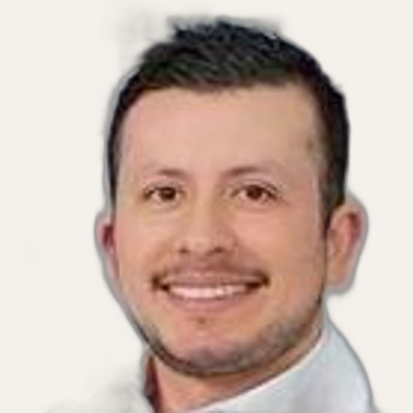 Dr. Edgar Vargas, deep plane facelift surgeon in Nogales, Mexico