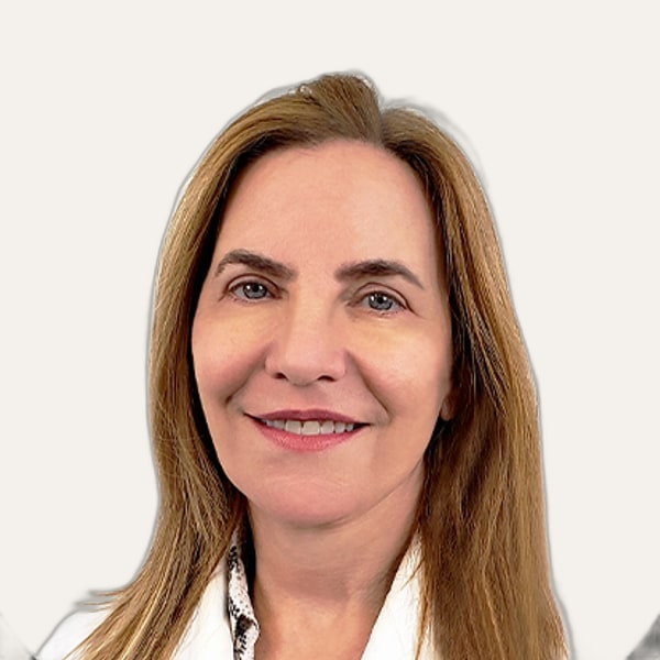 Dr. Elen De Masi, deep plane facelift surgeon in Curitiba, Brazil