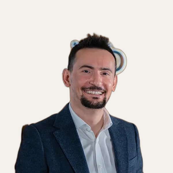Dr. Erdi Özdemir, deep plane facelift surgeon in Istanbul, Turkey