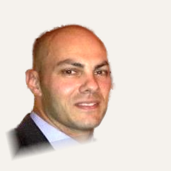 Dr. Evan Jones — Cirujano de Lifting de Plano Profundo