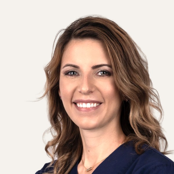 Dr. Fanny Ballieux, deep plane facelift surgeon in Brussels, Belgium
