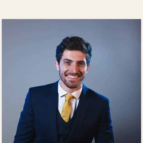 Dr. Felipe Buschle — Deep Plane Facelift Chirurg