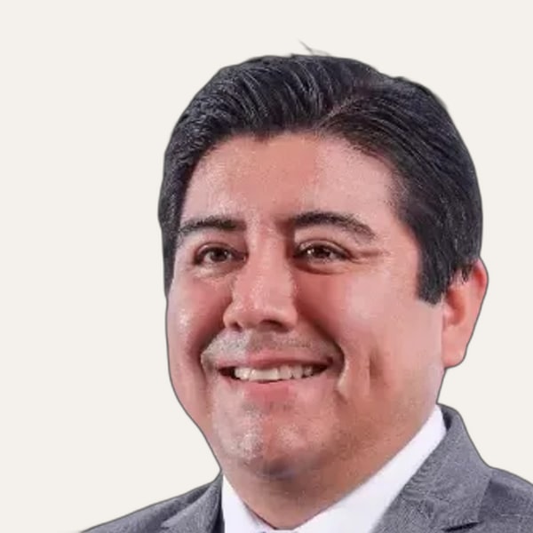 Dr. Freddy Castillo, deep plane facelift surgeon in Lima, Peru