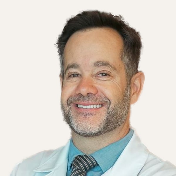 Dr. Gustavo Alvarez, deep plane facelift surgeon in Porto Alegre, Brazil
