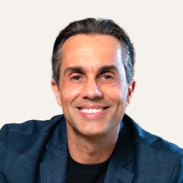 Dr. Gustavo Tilmann, χειρουργός deep plane facelift στην Σάο Πάολο, Βραζιλία