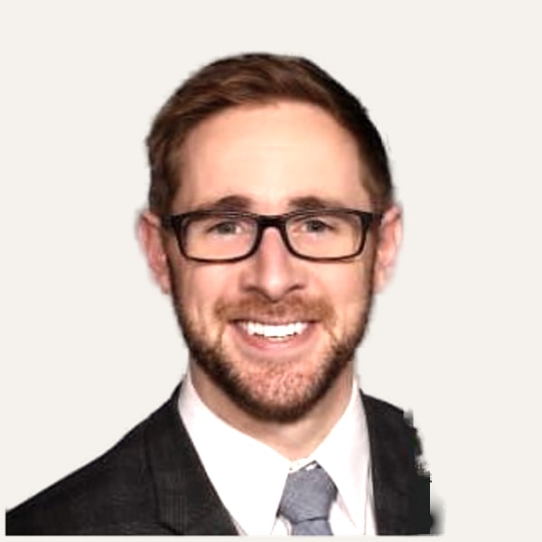 Dr. James Bartels, cirurgião de lifting facial profundo em Bedford, EUA