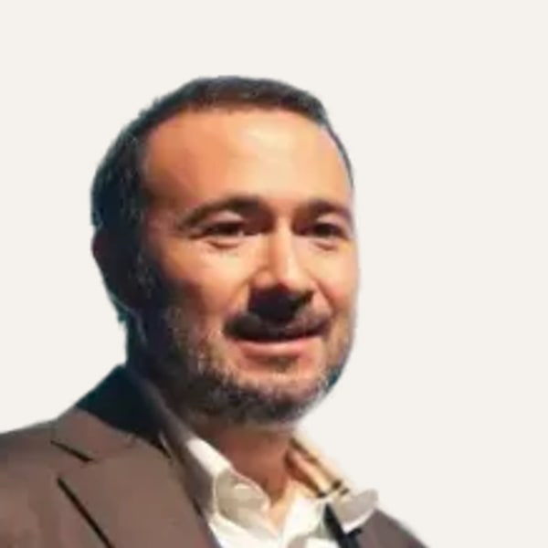 Dr. Hakan Şirinoğlu, chirurg specializat în lifting facial deep plane în Istanbul, Turcia