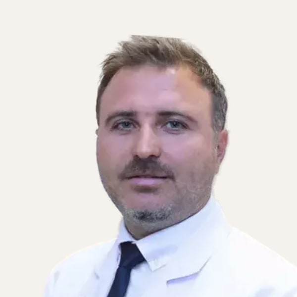Dr. Hasan Şahin, хирург по дълбок фейслифт в Истанбул, Турция
