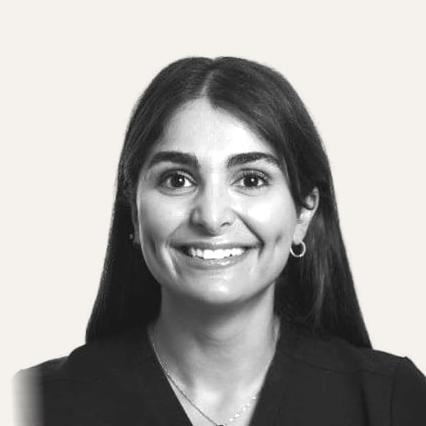 Dr. Hedyeh Ziai, Beverly Hills, ABD bölgesinde derin plan yüz germe cerrahı