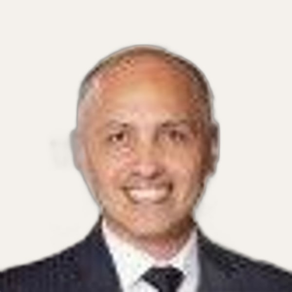 Dr. Hugo Donovan, deep plane facelift surgeon in Brasília, Brazil
