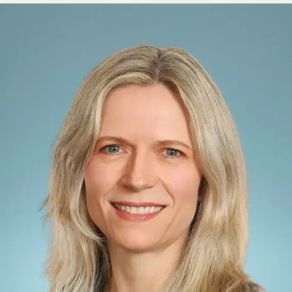 Dr. Iris A. Seitz — Derin Plan Yüz Germe Cerrahı