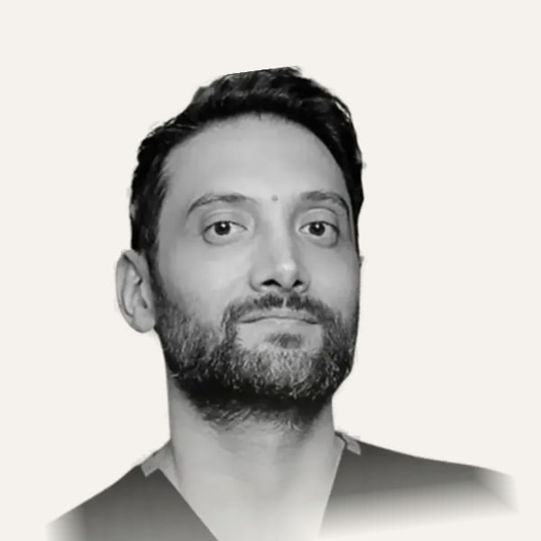 Dr. İsmail Küçüker, хирург по дълбок фейслифт в Истанбул, Турция
