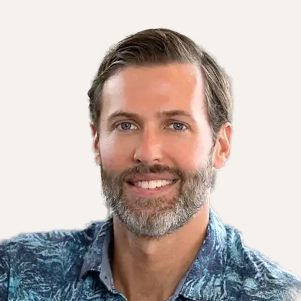 Dr. J. Simon Ivey — Cirujano de Lifting de Plano Profundo