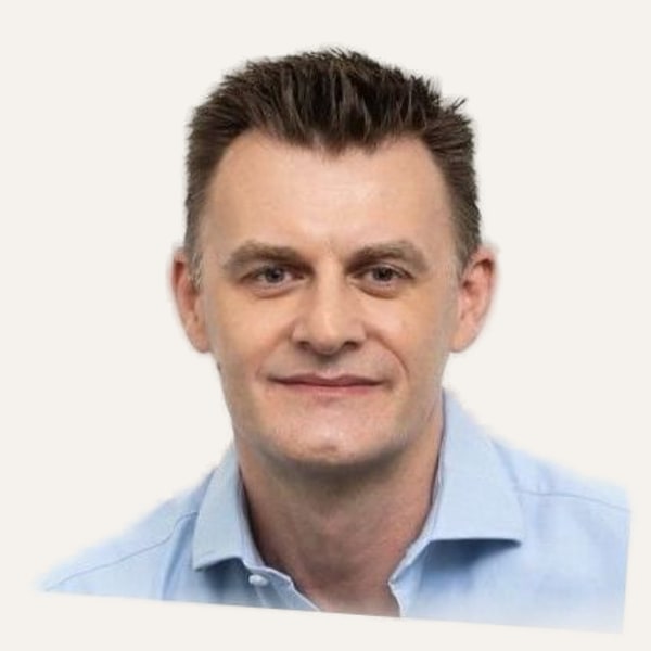 Dr. Jeremy Richardson, Melbourne, Avustralya bölgesinde derin plan yüz germe cerrahı