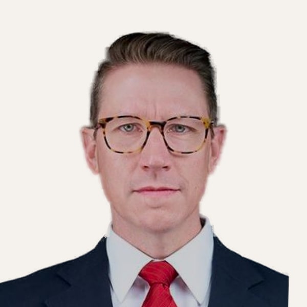 Dr. John Frederick — Cirujano de Lifting de Plano Profundo