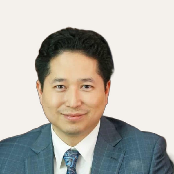 Dr. Johnny Mao — Kirurg i Facelift-it Deep Plane