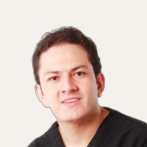 Dr. Juan Carlos Monroy, deep plane facelift surgeon in Bogotá, Colombia