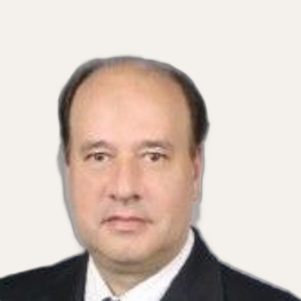Dr. Juan Hernando Santamaría, deep plane facelift surgeon in Medellín, Colombia