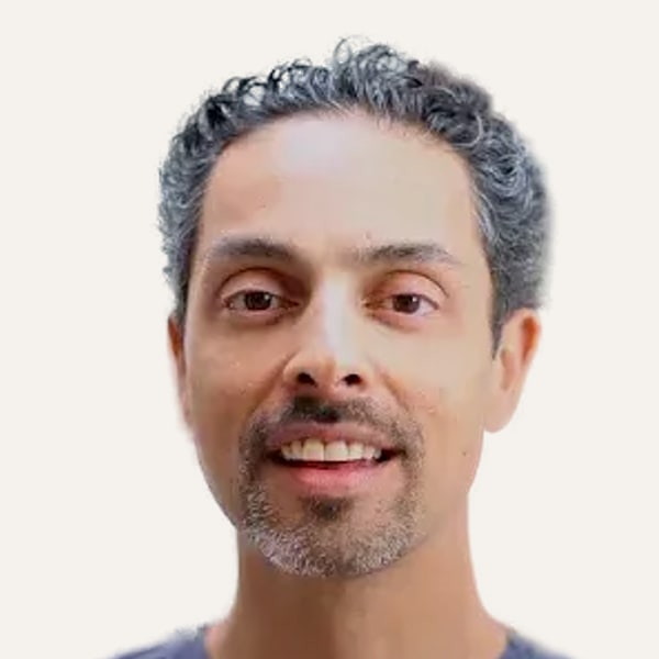 Dr. Julian De Silva