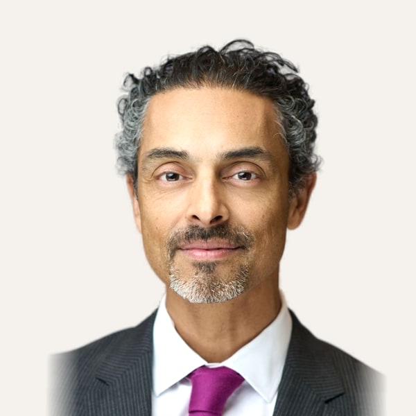 Dr. Julian De Silva — Deep Plane Facelift Surgeon