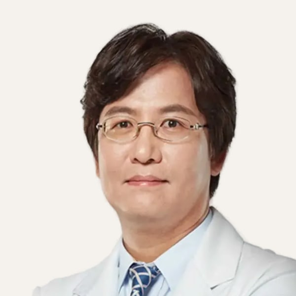 Dr. Lee Hyun-Jik — Cirujano de Lifting de Plano Profundo