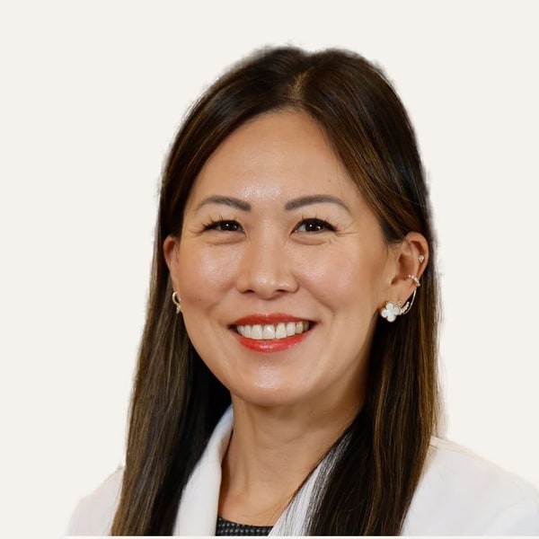 Dr. Leslie Kim — Derin Plan Yüz Germe Cerrahı