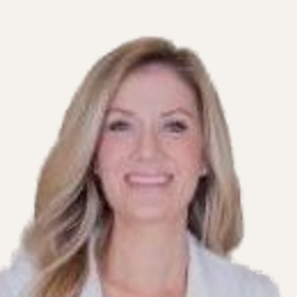 Dr. Lindsey Pennington — جراح شد الوجه بتقنية deep plane