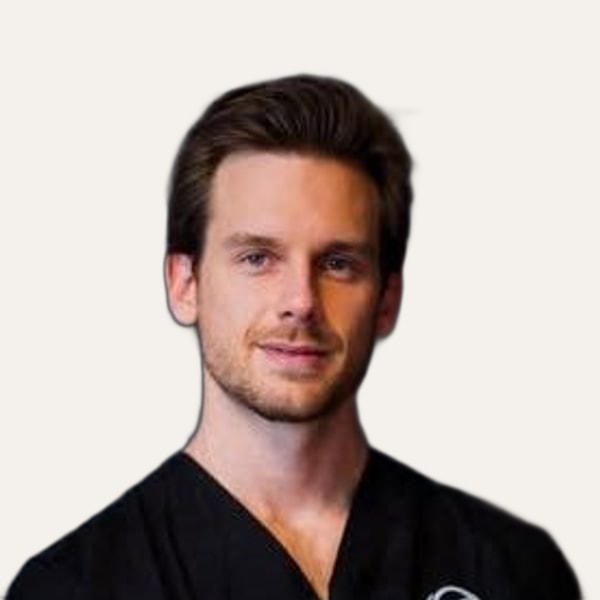 Dr. Luca Savani, deep plane facelift surgeon in Rome, Italy