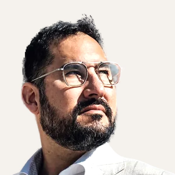 Dr. Luis Macias, хирург по глубокой подтяжке лица в Лос-Анджелес, США