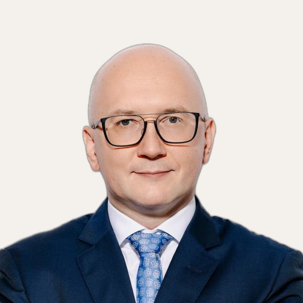 Dr. Marcin Jadczak, deep plane facelift surgeon in Warsaw, Poland